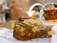 A melhor cuca de banana que eu já comi! Um ingrediente secreto deixa a receita ainda mais gostosa do que você pensa