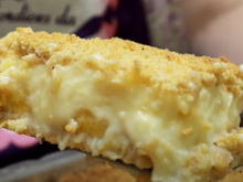 Aprendi essa torta de banana cremosa com a minha tia e não quero saber de outra coisa: camada crocante por fora e recheio de dar água na boca