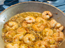 Camarão na manteiga com alho