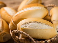 O erro que estraga a casca crocante do pão e quase ninguém percebe