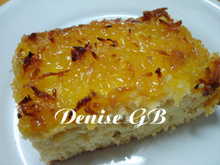 Cuca de Coco com Calda de Baunilha