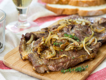Bife acebolado