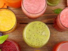 O suco que ajuda a controlar a glicemia logo cedo: veja os benefícios e como consumir