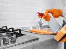 A misturinha caseira de 2 ingredientes que uso para deixar minha cozinha brilhando antes das visitas chegarem: é muito fácil e econômico