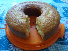 Bolo fofinho de limão tom toque de laranja
