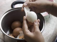 3 formas fáceis e rápidas de descascar ovos cozidos