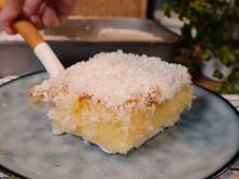 Sem farinha de trigo: esse bolo cocada fica úmido e irresistível em poucos minutos