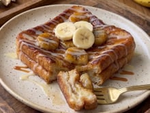 Torrada de banana com leite na frigideira que viralizou nas redes e fica pronta em 5 minutos