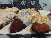 Frango empanado com creme de milho