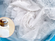 Como remover o amarelado e o desbotamento de roupas brancas (e coloridas) usando sal: o truque passo a passo