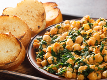 Grão-de-bico cremoso para comer com arroz ou pão torrado: receita com espinafre está na moda na Itália