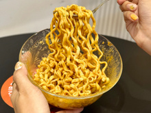 Dia do Miojo: 5 maneiras criativas, práticas e baratas para incrementar o seu macarrão instantâneo