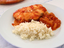 Cação ao molho vermelho