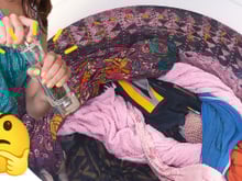 O truque da pimenta-do-reino para ter uma roupa mais brilhante do que nunca, mas você precisa usar desse jeito