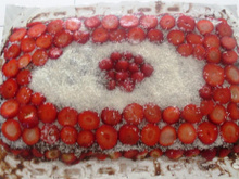 Bolo de chocolate com morangos