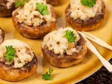 Cogumelos recheados na air fryer com risoto de limão
