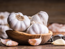 Os principais alimentos que desintoxicam naturalmente o seu corpo