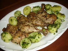 Frango ao pesto com batata sauté