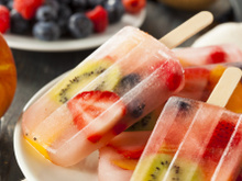 Picolé de frutas: receitas refrescantes e coloridas para espantar o calor