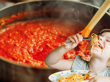 Esse é o segredo para fazer as crianças comerem vegetais: molho de tomate caseiro delicioso e nutritivo