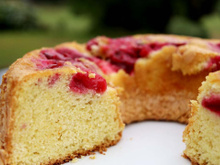 Bolo de ameixa vermelha: receita fácil e deliciosa vai deixar o seu lanche da tarde digno de confeitaria