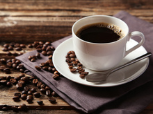 Café descafeínado faz mal à saúde? TudoGostoso explica como a bebida é feita e se possui efeitos colaterais!