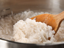 Essa é a quantidade certa de arroz que você deve fazer para não sobrar e ficar rolando na geladeira!