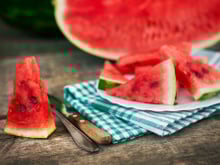 5 alimentos que ajudam a evitar o inchaço