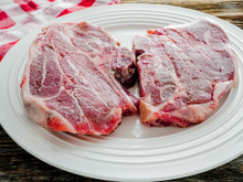 Sou biomédico e garanto que essa regra é muito importante: "Descongele a carne dentro da geladeira, não coloque em cima da pia porque esqueceu de tirar do freezer"