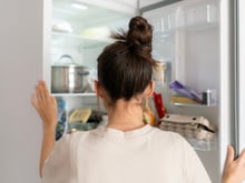 O alimento barato e fácil de encontrar que ajuda a repor energia depois de horas de folia