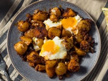 Loli Domínguez, cozinheira: "As batatas fritas mais saborosas são feitas com 4 ovos, 4 dentes de alho e uma boa colherada de páprica."