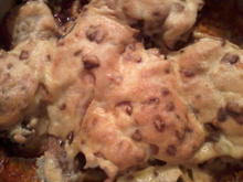 Frango assado com creme de cebola