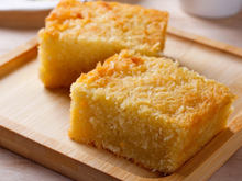 Bolo cocada que derrete na boca: receita leva só 5 ingredientes e não usa farinha de trigo