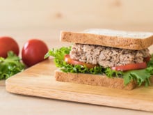 Sanduíches Integrais de Atum com Philadelphia