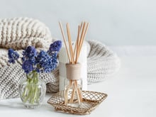 Como fazer odorizador de ambiente caseiro para deixar a casa inteira perfumada de um jeitinho muito fácil