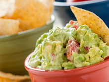 Guacamole: saiba como fazer e com o que combinar