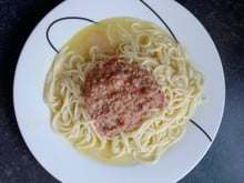 Espaguete com carne (simples, gostoso e rápido)