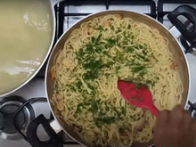 Esse é o segredo do melhor macarrão alho e óleo que aprendi com uma ex-dona de buffet