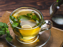 4 benefícios surpreendentes do chá de hortelã para a saúde e como fazer em casa do jeito certo