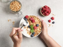 Como comer aveia à noite sem engordar e ainda ter uma boa noite de sono