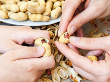 Não jogue fora as cascas de amendoim, elas são um tesouro: para que servem e como reutilizá-las