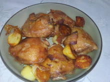 Sobrecoxa assada com bacon