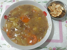Sopa de legumes com carne moída