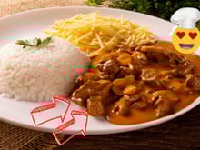 Deixe a carne do strogonoff bem macia com esse truque de chef