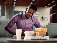 Pouca gente sabe, mas esses 2 hábitos simples prejudicam - e muito! - a sua digestão