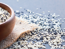 Mais cálcio que o leite? Conheça a semente poderosa que quase ninguém consome e que fortalece ossos e dentes