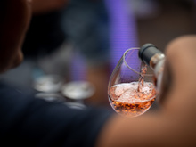 É isso que acontece com o seu corpo se abusar no consumo de bebidas alcóolicas: saiba como eliminar o álcool do organismo