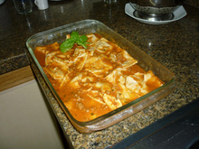 Ravioli de carne com molho bolonhesa