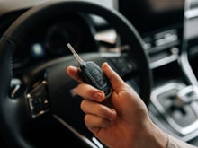 Todas as chaves de carro têm essa função, mas é impressionante como quase ninguém sabe disso