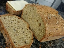 Pão sem glúten de liquidificador